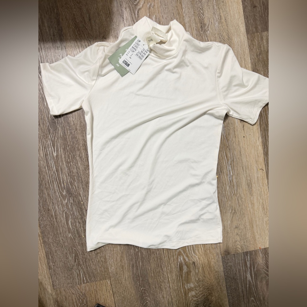H&M White or very light cream  Short Sleeve Women's Tee